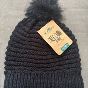 Black Cozy Cabin Beanie